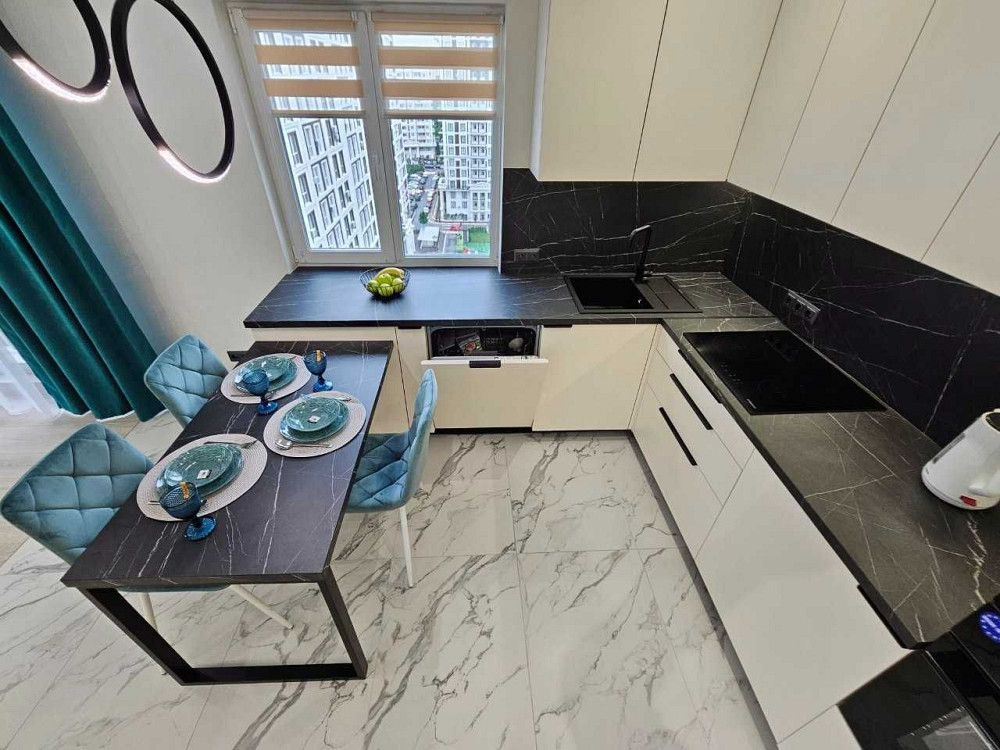 Простора двокімнатна квартира біля |м| Васильківська в ЖК Нова Англія Киев - изображение 1