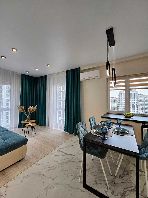 Простора двокімнатна квартира біля |м| Васильківська в ЖК Нова Англія Киев - изображение 7