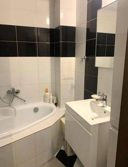 Двокімнатна квартира в центр частині міста з мінімальним оформленням! Ирпень - изображение 3