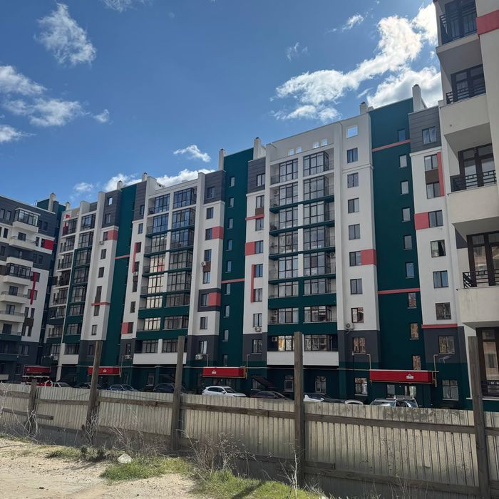 Трьошка в хорошому районі Буча - изображение 1