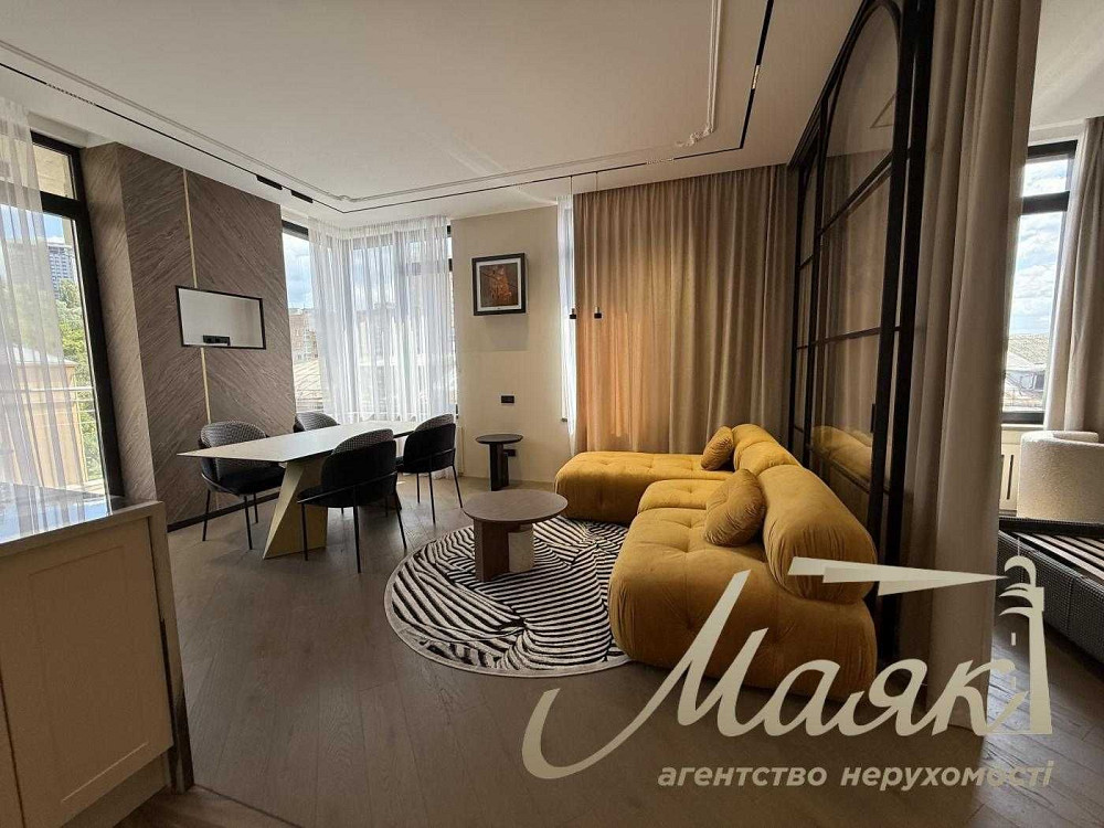 Продаж 3к квартири ЖК Tetris Hall,  Печерськ, Палац України, центр Київ - зображення 1