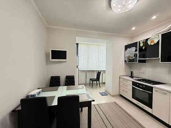 Здам! 3-кімнатну новобудову. Вул. Будівельників Черновцы