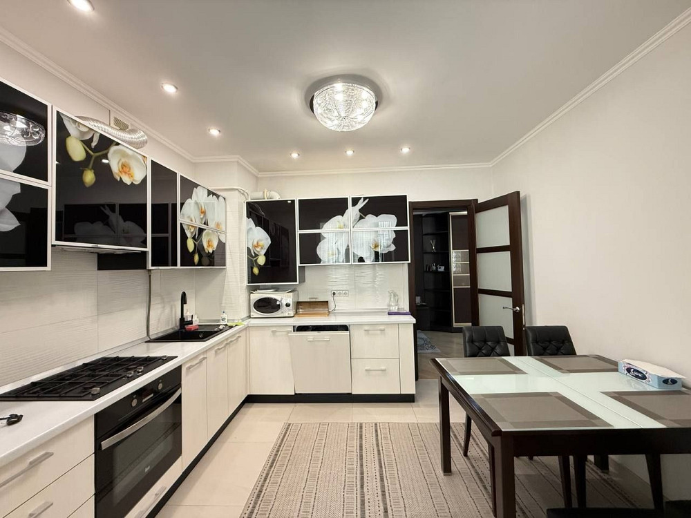 Здам! 3-кімнатну новобудову. Вул. Будівельників Черновцы - изображение 7