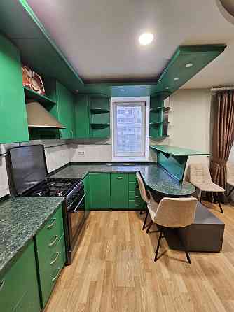 Здається 3-х кімнатна квартира Сонячний 5 поверх Днепр