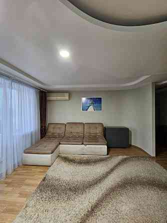 Здається 3-х кімнатна квартира Сонячний 5 поверх Днепр