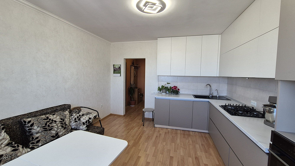 Однокімнатна квартира з ремонтом Черноморск - изображение 2