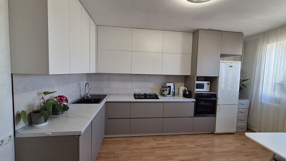 Однокімнатна квартира з ремонтом Черноморск - изображение 1