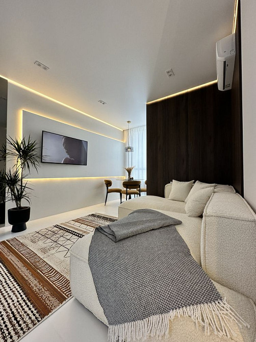 Долгосрочна Аренда Позняки ,ул. Армянская 8, ЖК Метрополия 2 Киев - изображение 1