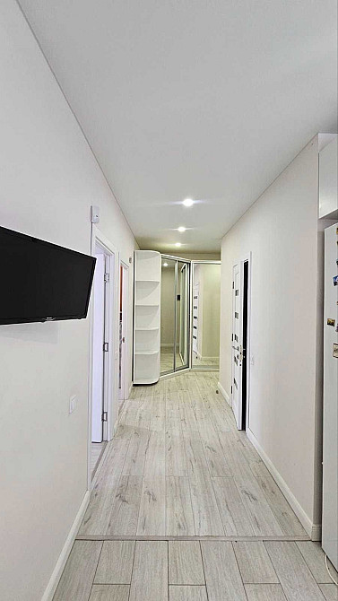 Здаю світлу 2к з паркомісцем. Центральний парк. ЖК Суворов Ирпень - изображение 1