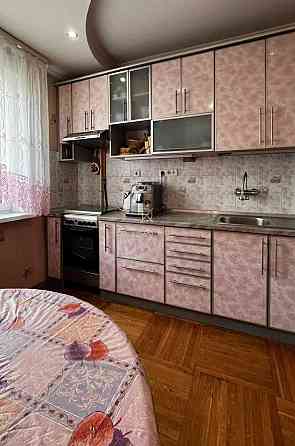 Продам  3к  квартиру,  0%,  5 поверх, газ  Петра Панчи 7 Київ