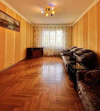 Продам  3к  квартиру,  0%,  5 поверх, газ  Петра Панчи 7 Київ