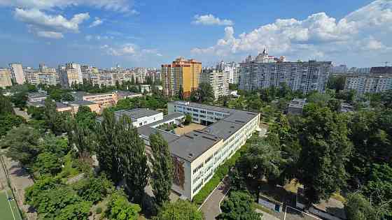 продаж  квартири Левко Лукьяненка  ( Тимошенко) 1 д Оболонь Мінська Київ