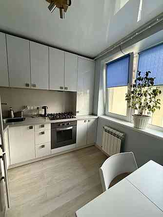 Продається 3-кімнатна двоповерхова квартира. ПБорщагівка Петропавлівська Борщагівка