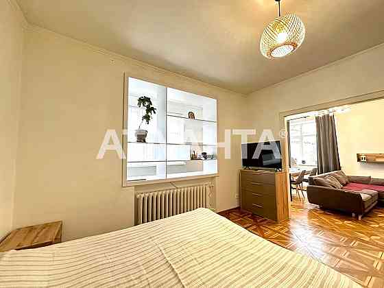 Продаж 2-кім кв з Гаражем в австрійській віллі по вул. Ріпина Львів