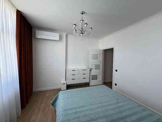 Продам 2к кв вул. Драгоманова 40з, 78.5м2 Київ