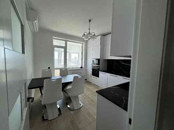 Продам 2к кв вул. Драгоманова 40з, 78.5м2 Київ