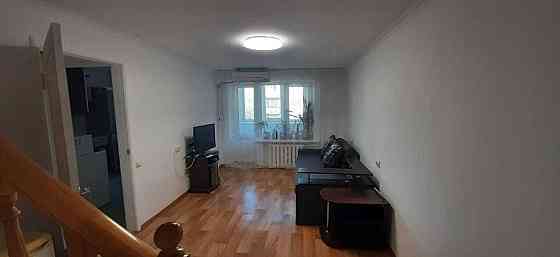 Продам 3-х комнатную двухуровневую квартиру пр. Поля (низ) Днепр