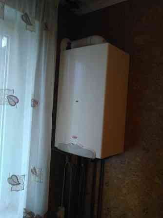 3-кімн. квартира з власним опаленням по вул. Комарова Черновцы