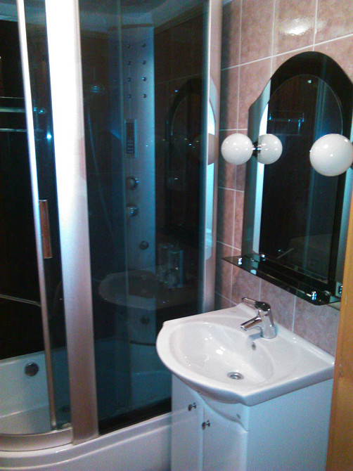 3-кімн. квартира з власним опаленням по вул. Комарова Черновцы - изображение 1