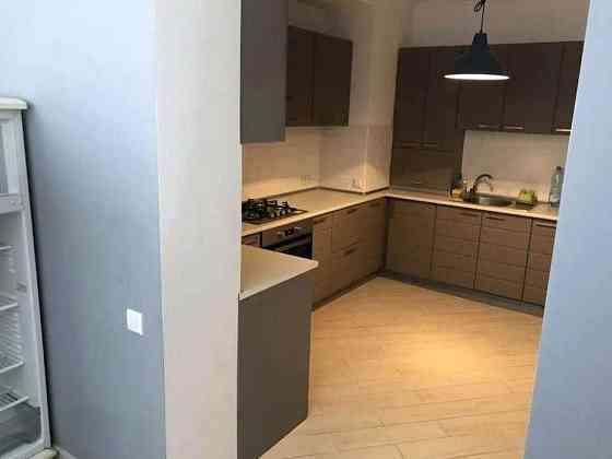 Здається 2-кімнатна квартира на вул. Академіка Лебедєва, 1 Киев