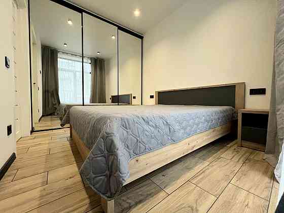 Виставковий центр, спальня + кухня-вітальня, 2 поверх, біля Лікограду. Киев