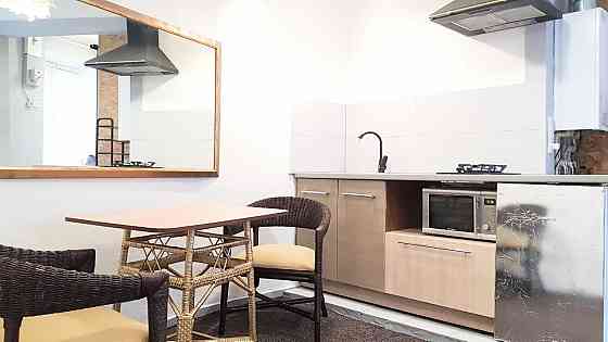 Стильная. 1 к кв. Левый берег. 15 минут к центру..Риелторы не звоните Днепр