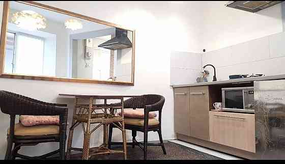 Стильная. 1 к кв. Левый берег. 15 минут к центру..Риелторы не звоните Днепр