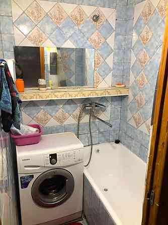 Пл.  Оболонська  5  трикiмнатна Киев