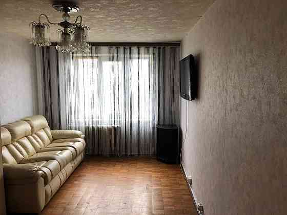 Пл.  Оболонська  5  трикiмнатна Киев