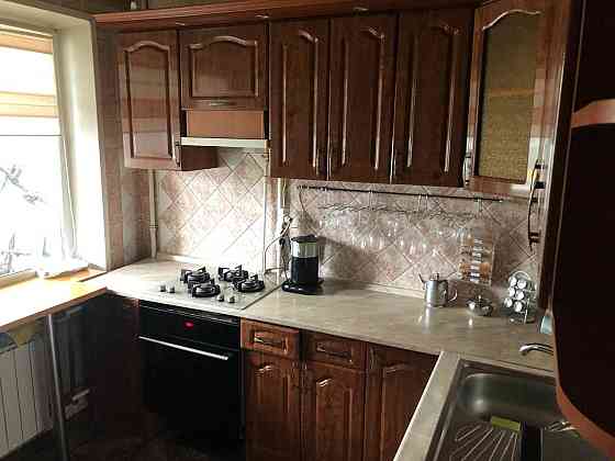 Пл.  Оболонська  5  трикiмнатна Киев