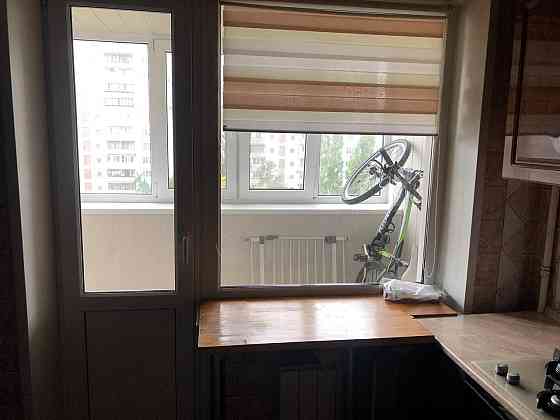 Пл.  Оболонська  5  трикiмнатна Киев