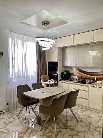 Продається 2-х кімн атна  квартира в ровобудові на Лінкольна Львов