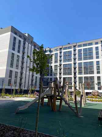 Продає 1к. кв з чорновим ремонтом в ЖК Казацький Крихівці