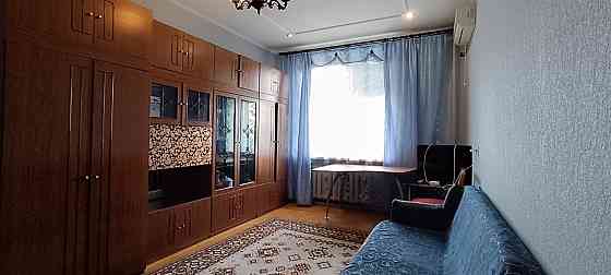 Аренда двухкомнатной сталинки с видом на Днепр Днепр