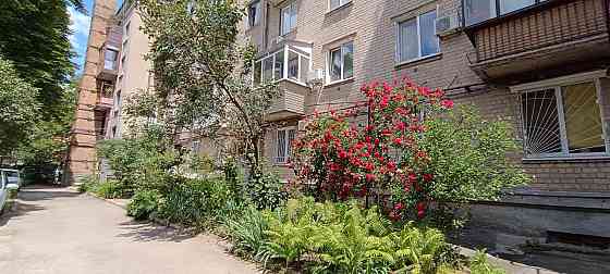 Аренда двухкомнатной сталинки с видом на Днепр Днепр