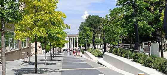 Аренда двухкомнатной сталинки с видом на Днепр Днепр