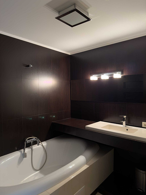 Трикімнатна квартира з ремонтом  район Чайки , вулиця Гайдамацька Рівне - зображення 4