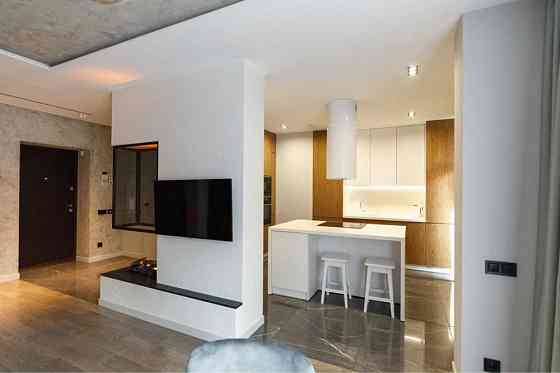 Оренда 2к квартири по вул. Пекарська Львов