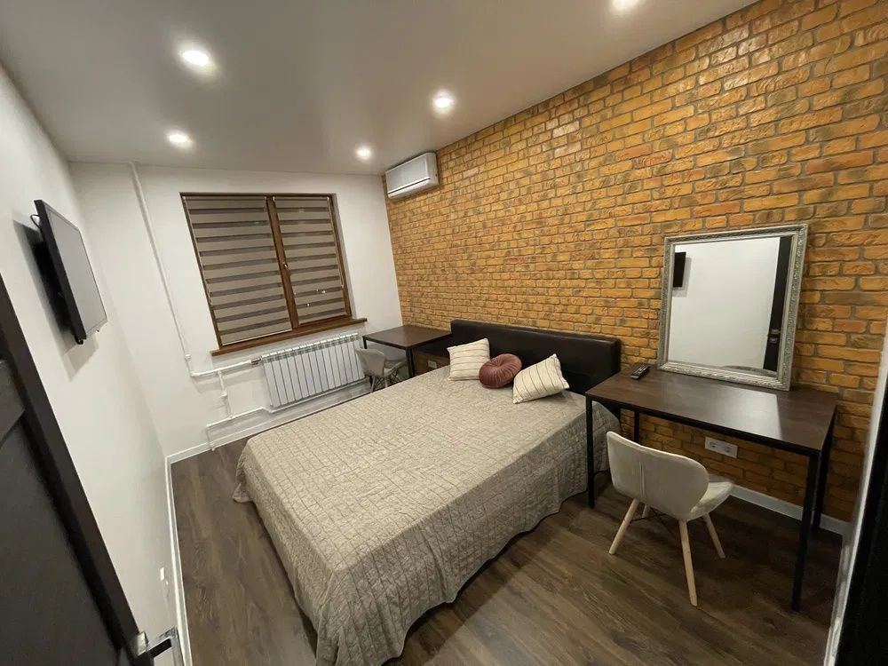 Трёхкомнатная квартира Салтовка, мед комплекс, амосова 23 Харьков - изображение 1