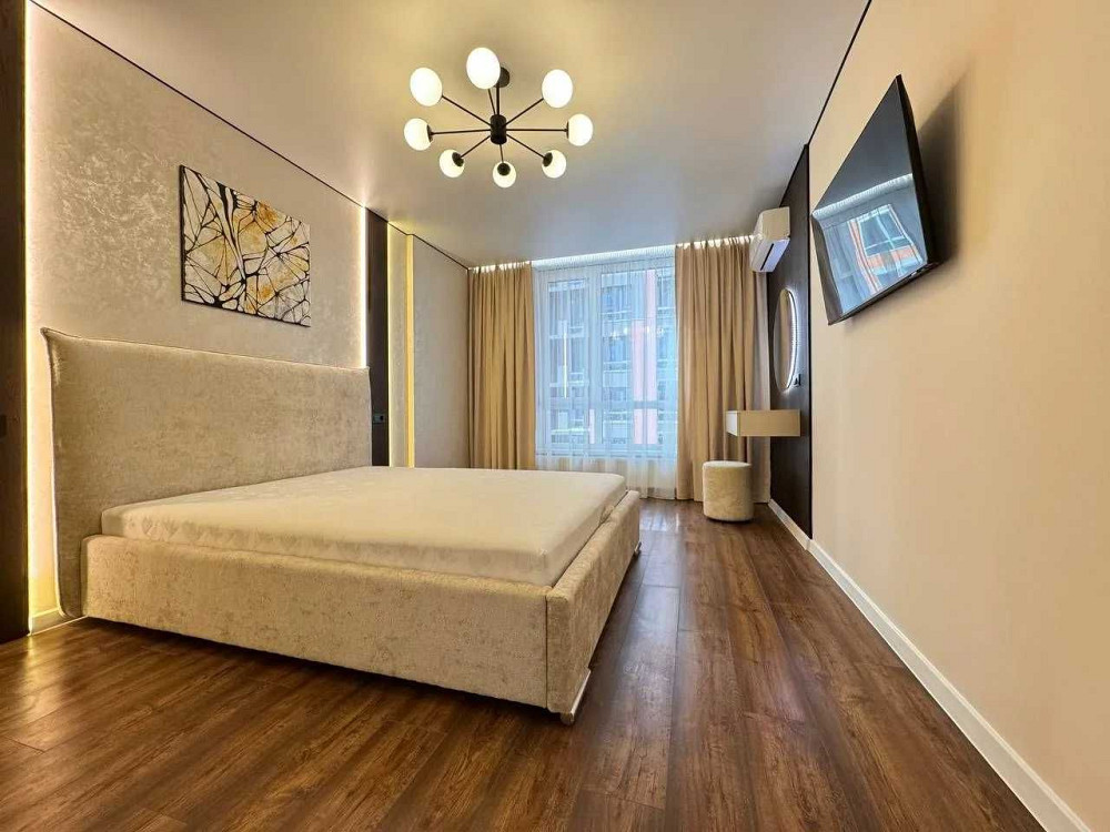 Велика однокімнатна з дорогим ремонтом, газ, низький поверх, ТОРГ!!! Ивано-Франковск - изображение 1