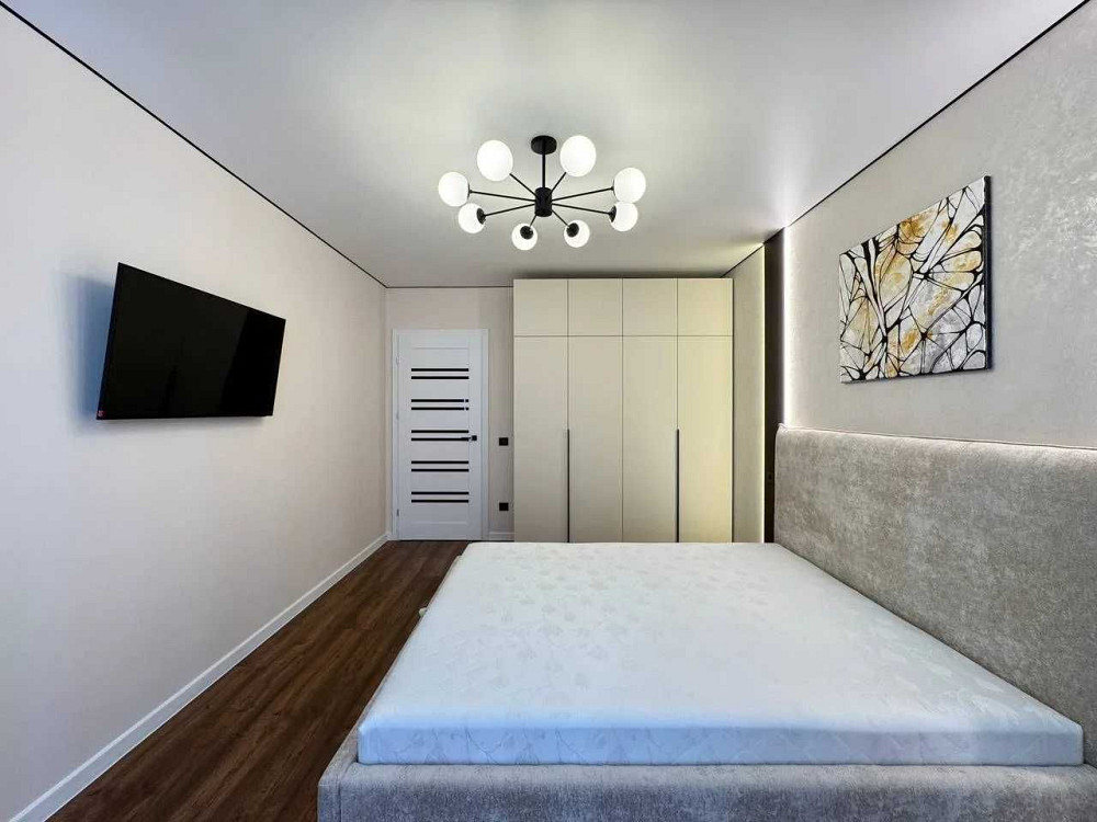 Велика однокімнатна з дорогим ремонтом, газ, низький поверх, ТОРГ!!! Ивано-Франковск - изображение 7