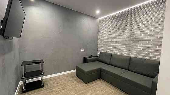 2к ЖК River Park, Набережная Победы 42/44, небольшая собачка обсуждает Днепр