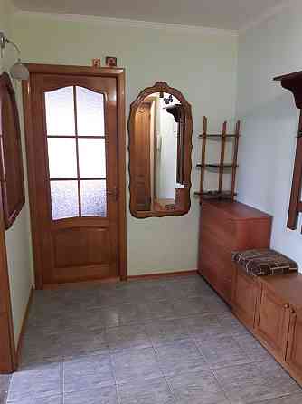 Сдам СВОЮ 2комн. кв на Бочарова, шевченковский мкр Запоріжжя