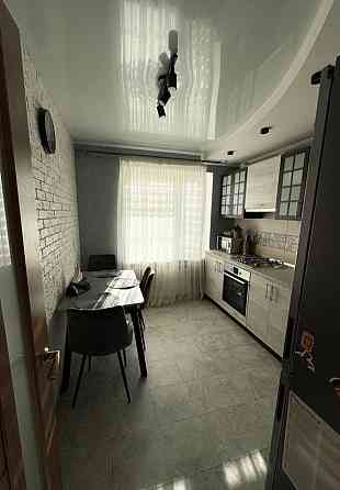 Пропонуємо вам Сучасну 3х кімнатну квартиру з хорошим ремонтом! Хмельницкий