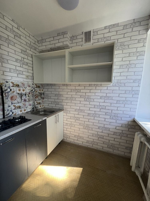 Продаж однокімнатноі гостинки в Центрі з ремонтом Кременчуг - изображение 1