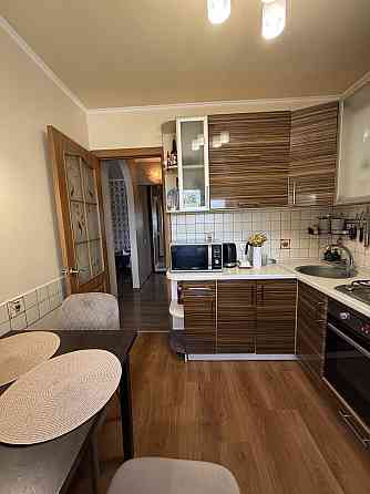 Продается 2 к квартира, 12 квартал , вул. Василя Сліпока Днепр