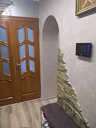 Продам 3-кімнатну квартиру з ремонтом в цегляному будинку Ровно