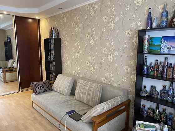 Продам 2 к.кв-ру,м.Осокорки,м.Позняки-12 хвилин,вул.Урлівська Київ