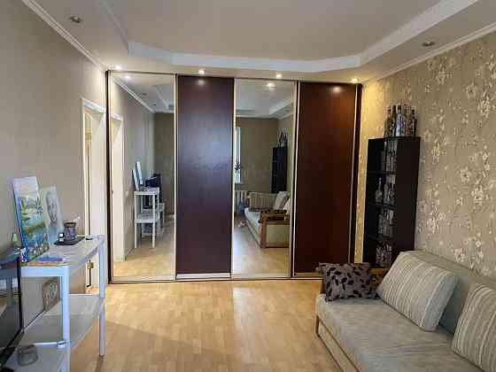 Продам 2 к.кв-ру,м.Осокорки,м.Позняки-12 хвилин,вул.Урлівська Київ