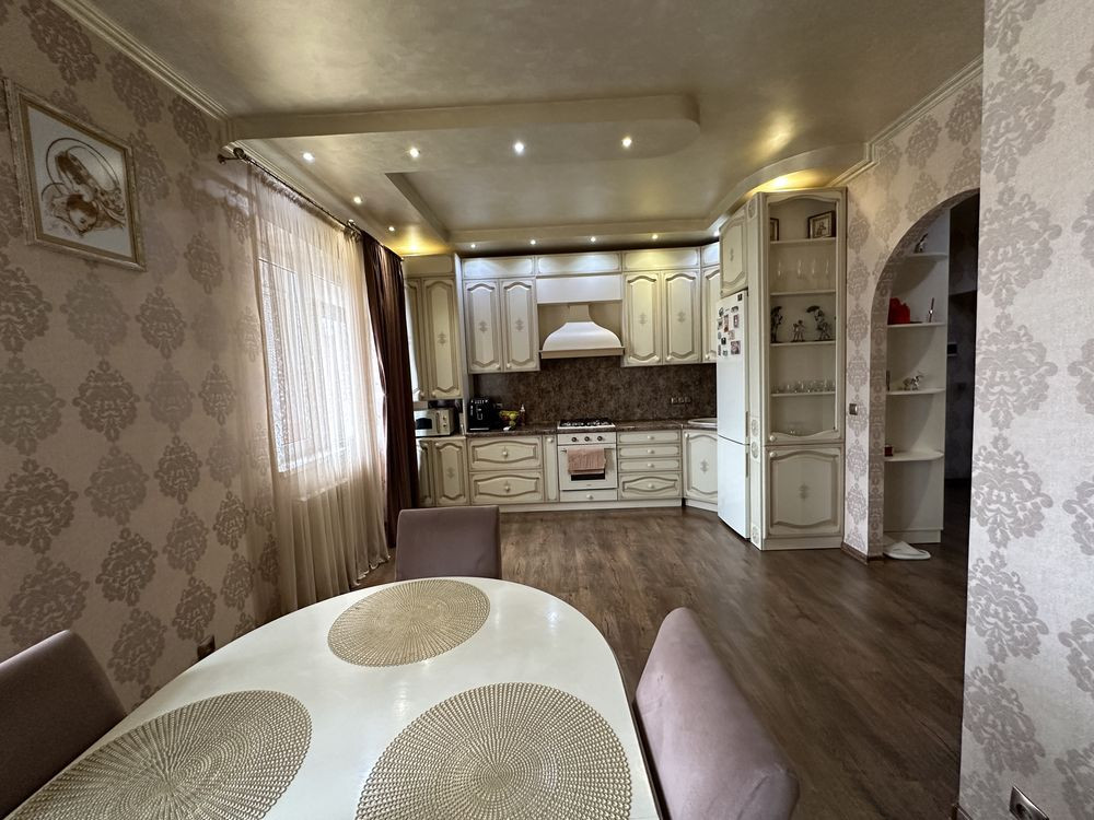 Продаж великої просторої 3-х кімнатної! Ужгород - изображение 3